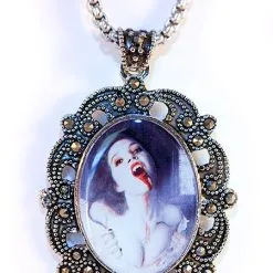 DISCOBOLE Pendentif Camée Vampirique 'deadly Departed'